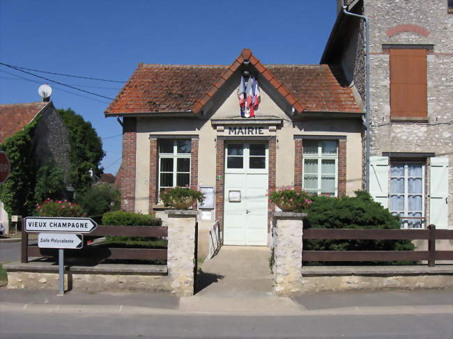 La mairie - Châteaubleau (77370) - Seine-et-Marne