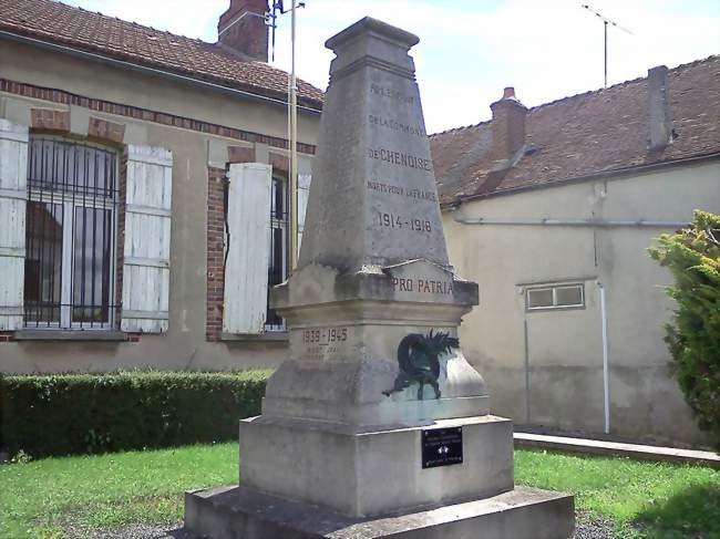 Monument commémoratif aux martyrs de deux guerres - Chenoise (77160) - Seine-et-Marne