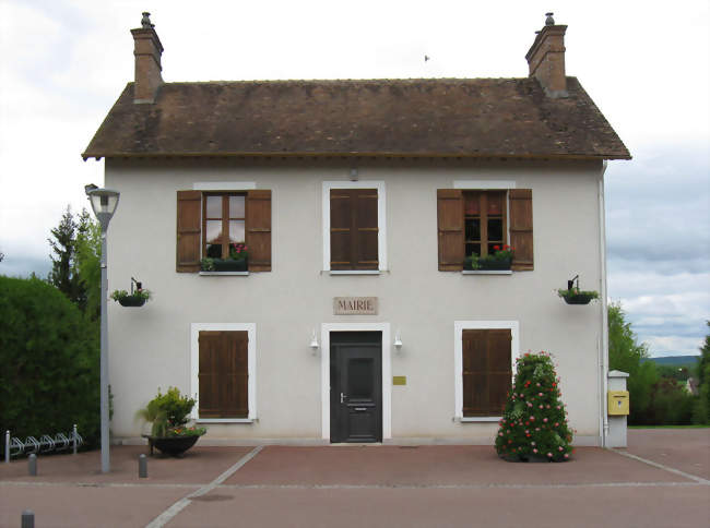 La mairie - Darvault (77140) - Seine-et-Marne