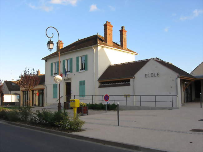La mairie-école - Épisy (77250) - Seine-et-Marne