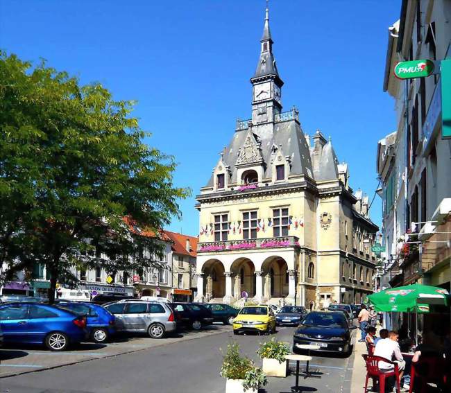 L'hôtel de ville - La Ferté-sous-Jouarre (77260) - Seine-et-Marne