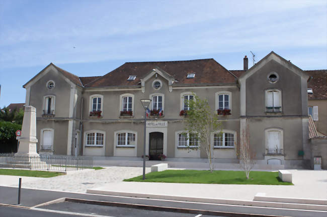 Mairie de Guignes - Guignes (77390) - Seine-et-Marne