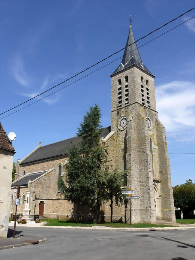 L'église Saint-Pierre à Lumigny - Lumigny-Nesles-Ormeaux (77540) - Seine-et-Marne