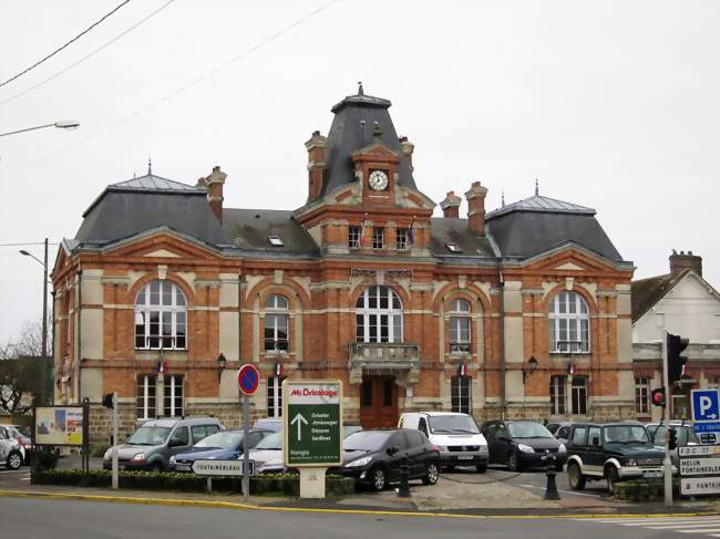 La mairie - Mormant (77720) - Seine-et-Marne