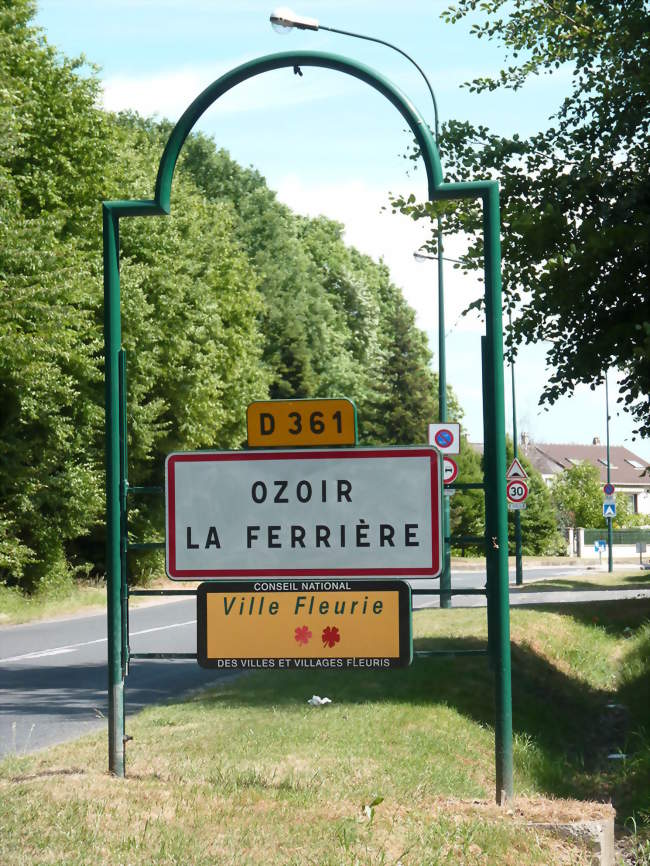 Entrée d'Ozoir-la-Ferrière - Ozoir-la-Ferrière (77330) - Seine-et-Marne