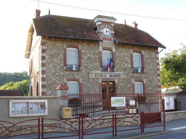 La mairie-école - Reuil-en-Brie (77260) - Seine-et-Marne