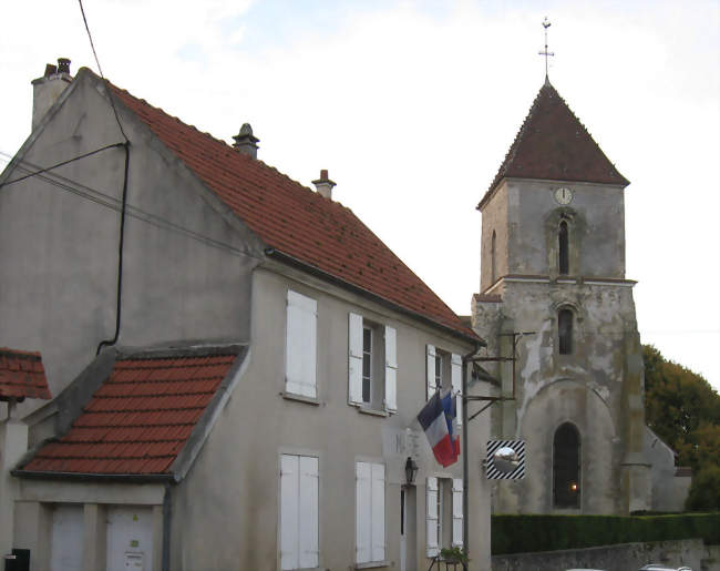 La mairie et l'église - Saint-Mesmes (77410) - Seine-et-Marne