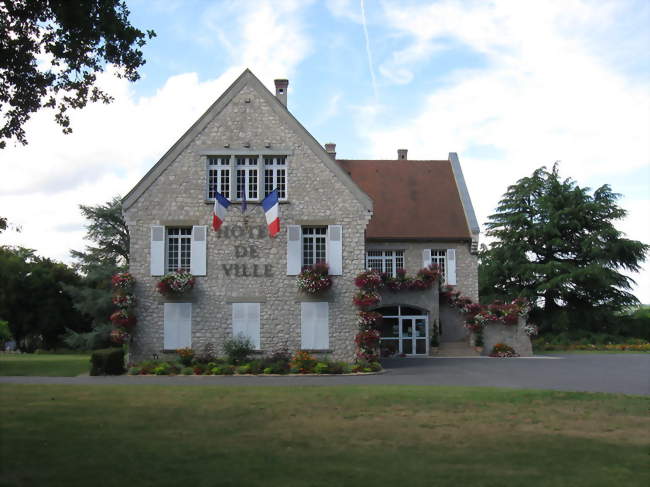 La mairie et son parc - Saint-Pierre-lès-Nemours (77140) - Seine-et-Marne