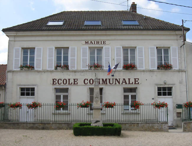 La mairie-école - Signy-Signets (77640) - Seine-et-Marne