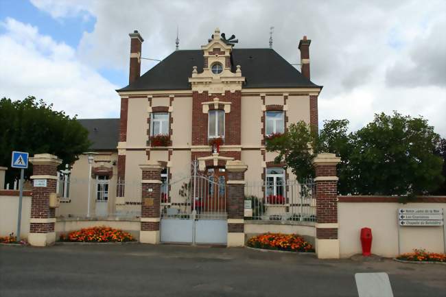 La mairie de Jeufosse - Jeufosse (78270) - Yvelines