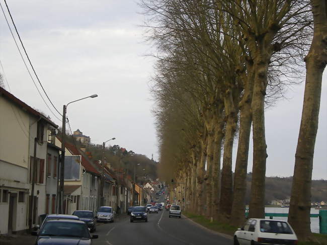 L'ex-nationale 13 à Rolleboise - Rolleboise (78270) - Yvelines