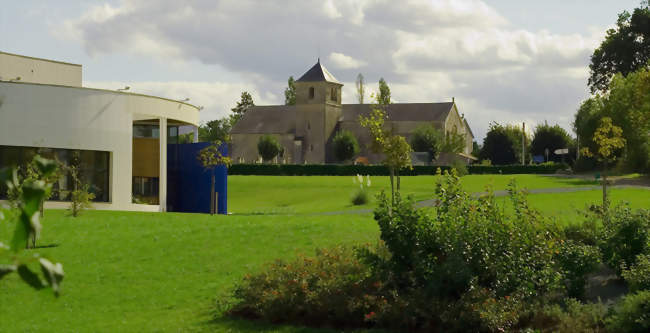 L'espace Tartalin et l'église St-Pierre - Aiffres (79230) - Deux-Sèvres