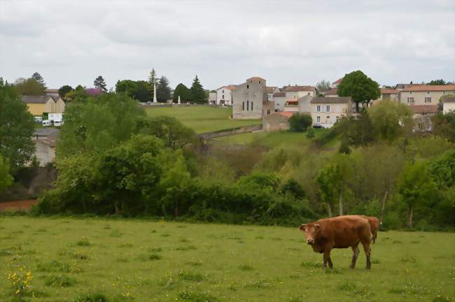 Thé dansant dans une salle climatisée