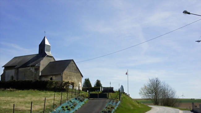 Église à la sortie du village  - Dricourt (08310) - Ardennes