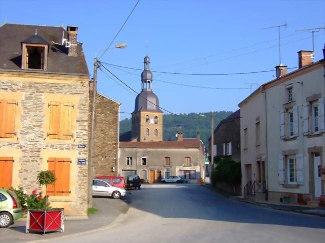 Le centre du village à Gespunsart - Gespunsart (08700) - Ardennes