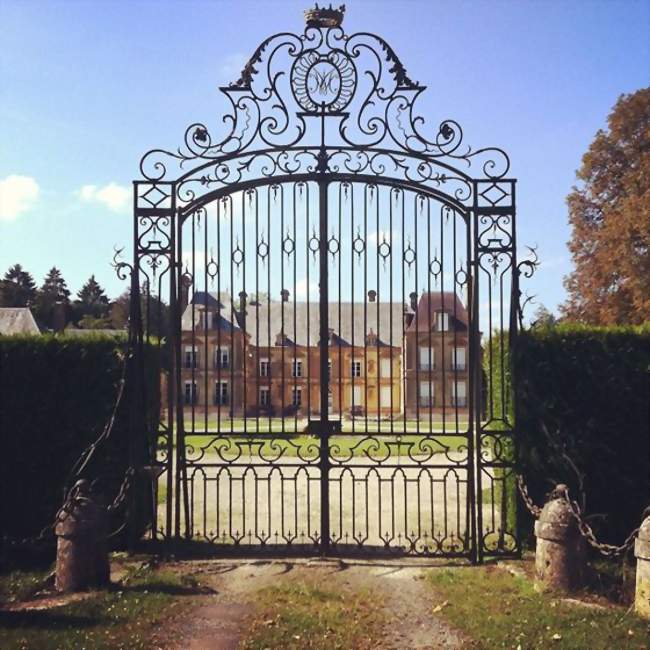 Portail du château - Guignicourt-sur-Vence (08430) - Ardennes