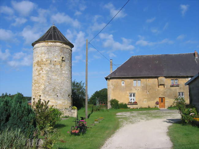 Moulin et maison forte - Harricourt (08240) - Ardennes