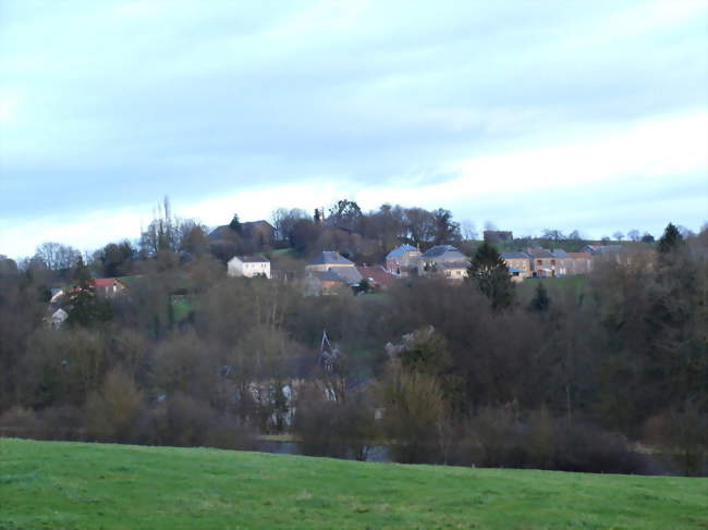 Vue générale du village - Montgon (08390) - Ardennes