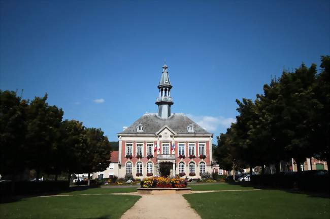 Hôtel de ville - Mouzon (08210) - Ardennes