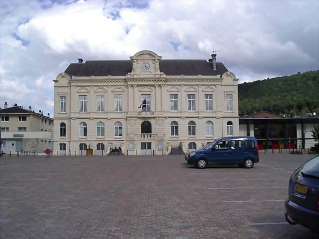 Place de la Mairie - Nouzonville (08700) - Ardennes