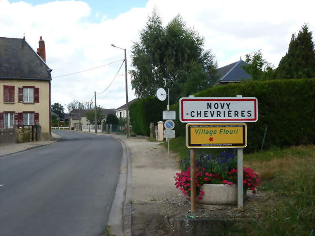 Le panneau d'entrée au village - Novy-Chevrières (08300) - Ardennes