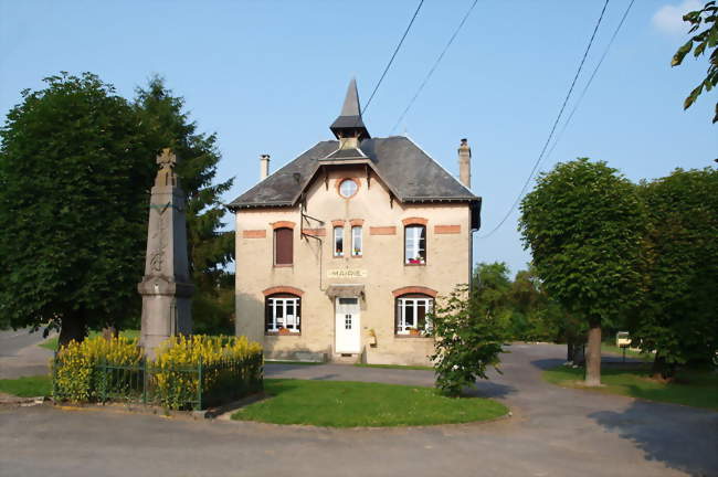 La mairie & le monument aux morts - Sainte-Marie (08400) - Ardennes