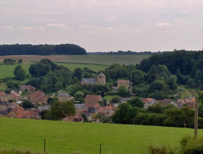Le village de Sapogne, en venant de Feuchères - Sapogne-et-Feuchères (08160) - Ardennes