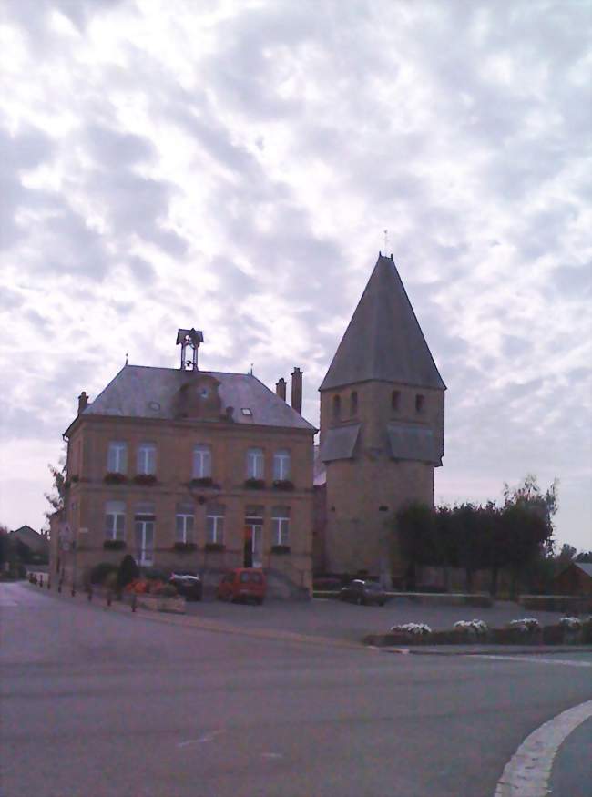 La mairie et l'église - Tournes (08090) - Ardennes