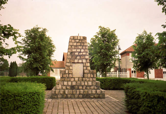 Monument commémorant la tombée - Assevillers (80200) - Somme