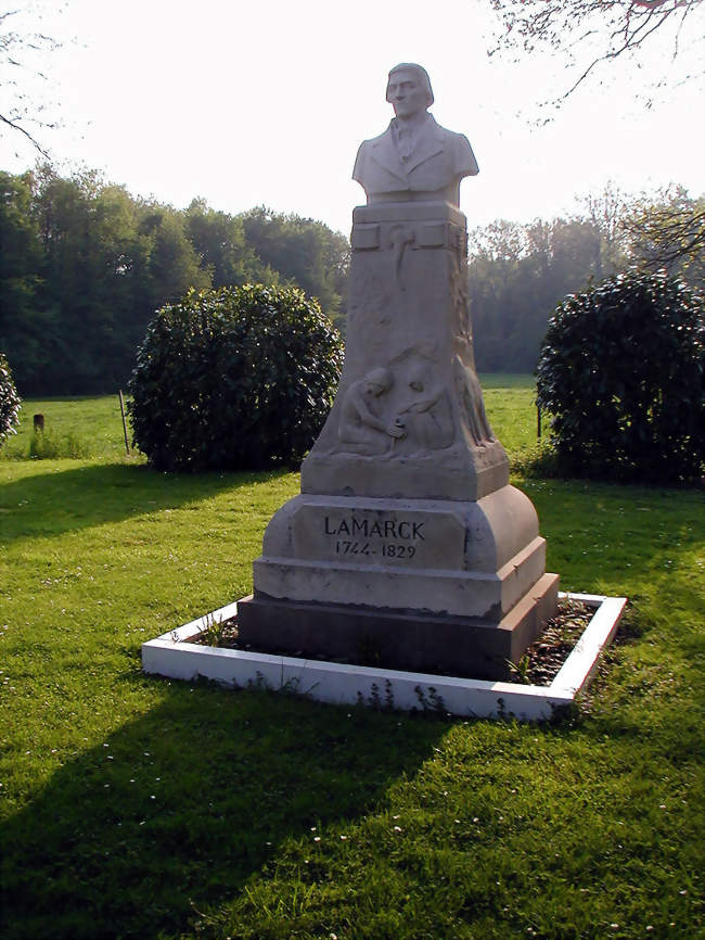 Le monument à Lamarck par Albert Roze - Bazentin (80300) - Somme