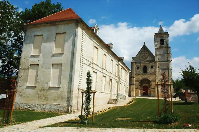 L'abbaye et l'église - Berteaucourt-les-Dames (80850) - Somme