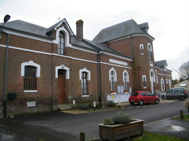 La mairie et l'ancienne école de Favières - Favières (80120) - Somme