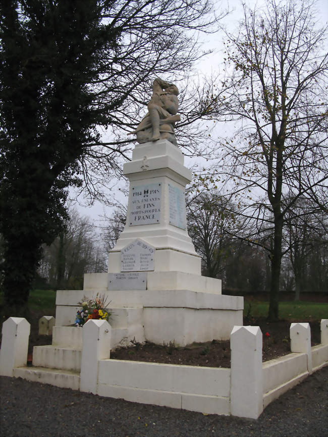 Le monument aux morts - Fins (80360) - Somme