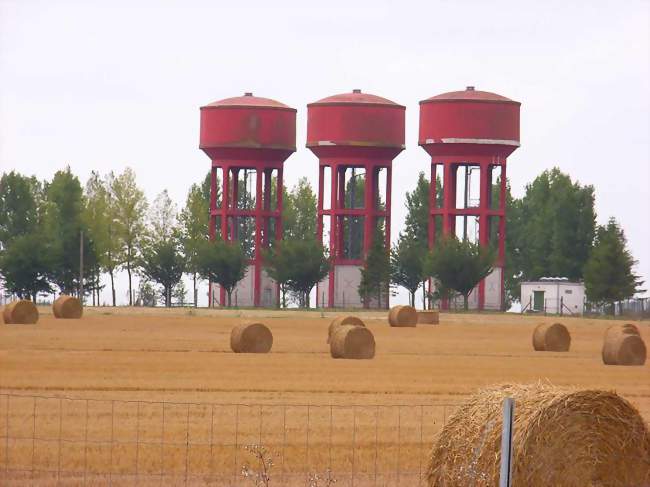 Les trois châteaux d'eau de Guillaucourt - Guillaucourt (80170) - Somme