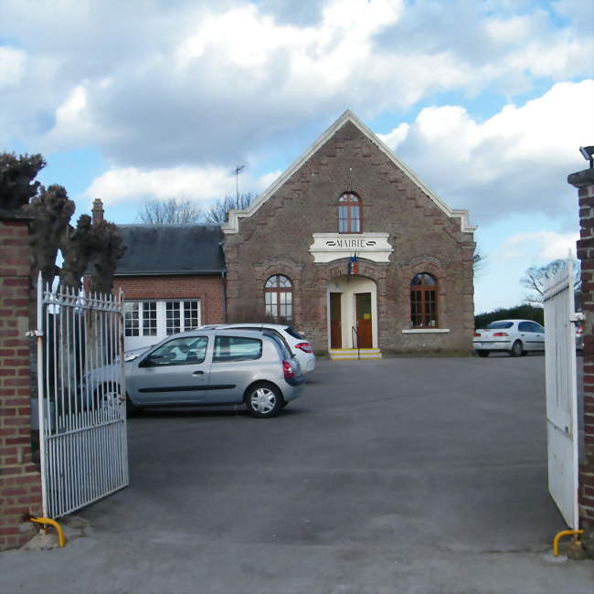 La mairie dont l'accès se trouve dans la cour d'école - Hautvillers-Ouville (80132) - Somme
