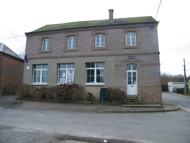 La mairie et l'école - Maison-Ponthieu (80150) - Somme