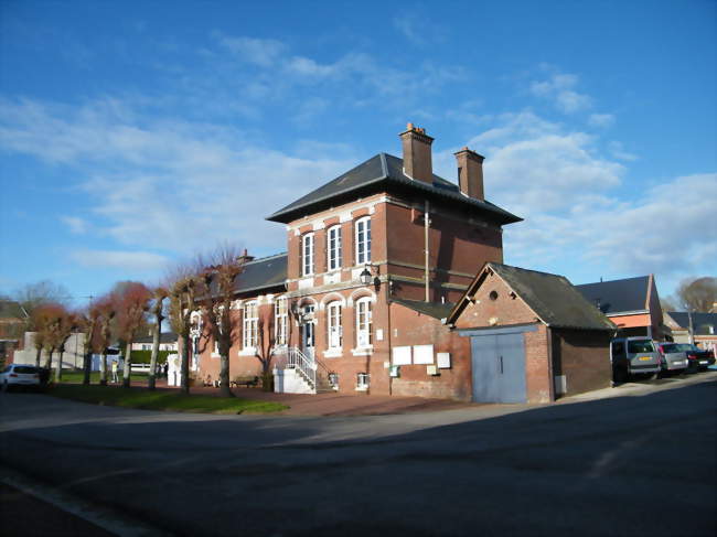 La mairie et l'école - Méneslies (80520) - Somme