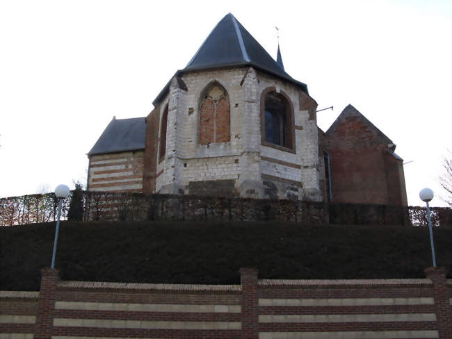 Le chevet de l'église est en surplomb - Mons-Boubert (80210) - Somme