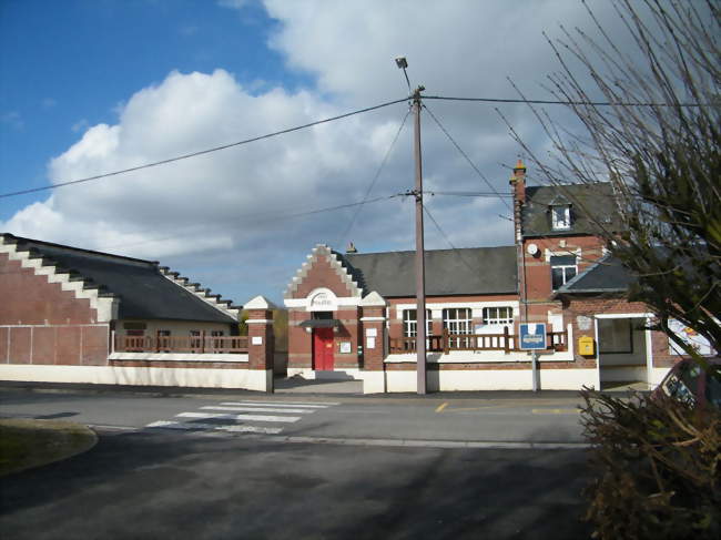 La mairie - Neufmoulin (80132) - Somme