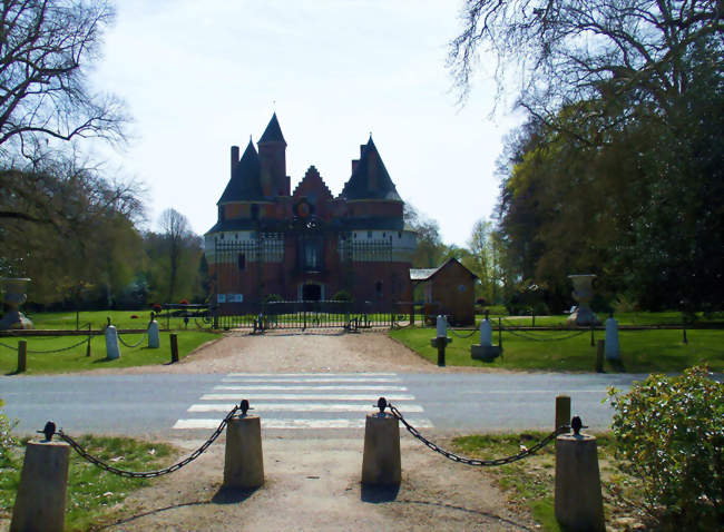 Le château - Rambures (80140) - Somme