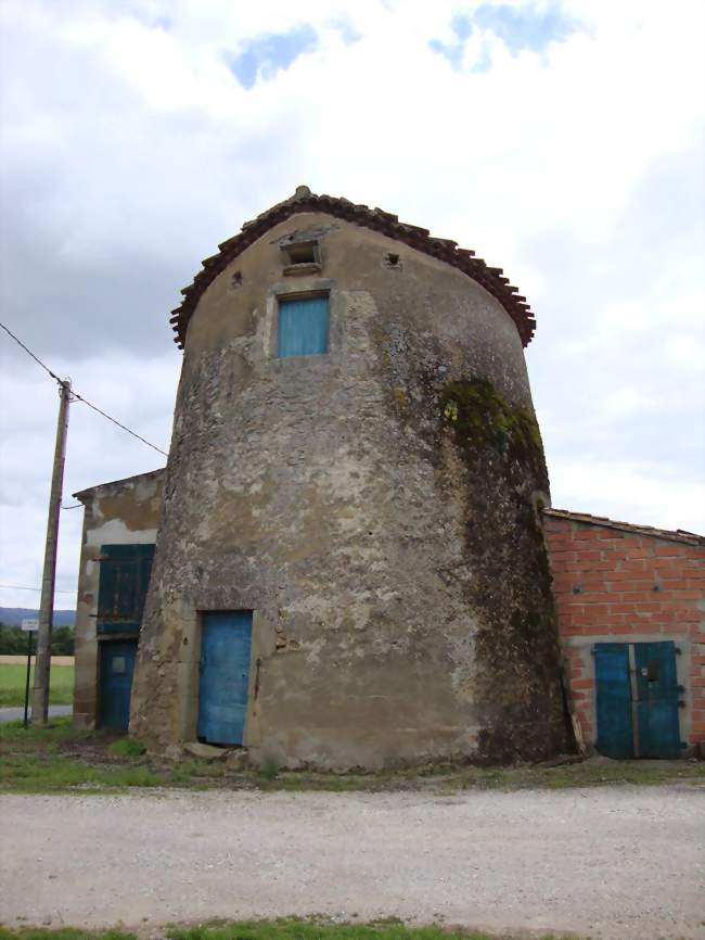 Vieux moulin à vent - Viviers-lès-Montagnes (81290) - Tarn