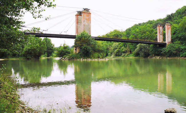 Pont Gisclard sur la Garonne - Bourret (82700) - Tarn-et-Garonne