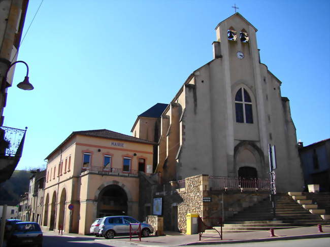 Mairie et église de Laguépie - Laguépie (82250) - Tarn-et-Garonne