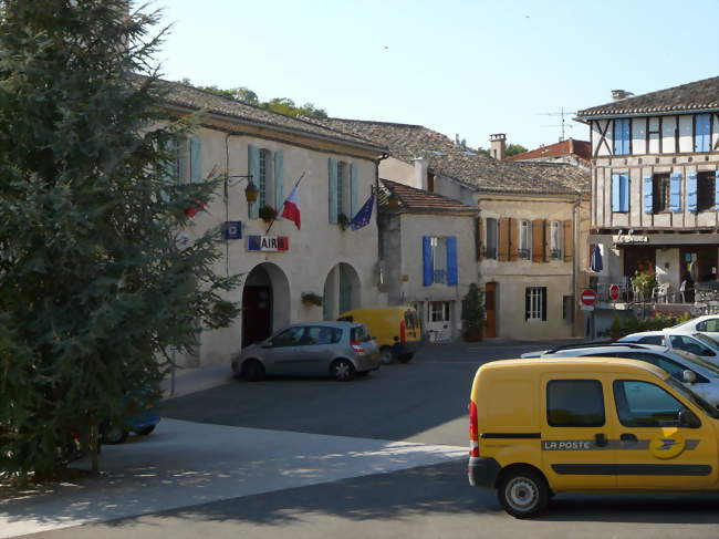 Mairie - Montaigu-de-Quercy (82150) - Tarn-et-Garonne