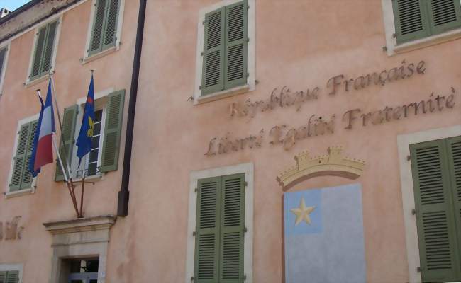 Façade de la mairie de Carcès - Carcès (83570) - Var