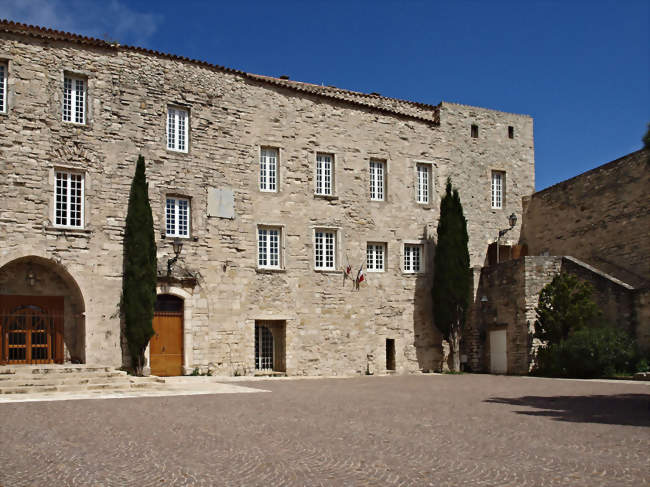 Château et Mairie - Le Castellet (83330) - Var