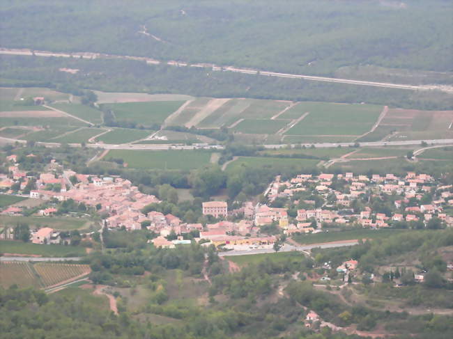 Le village vu du mont Aurélien - Pourcieux (83470) - Var