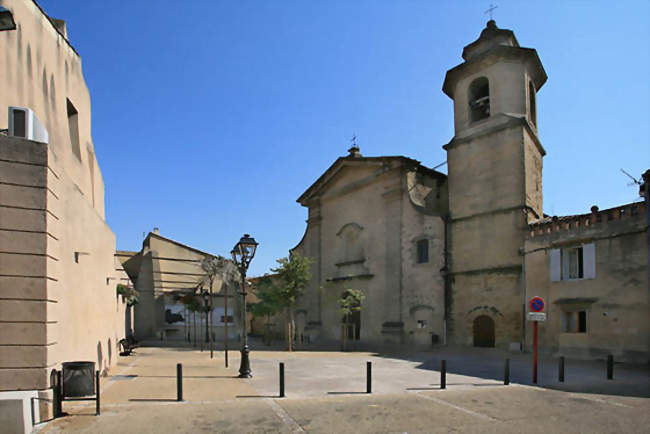 Place de l'église - Camaret-sur-Aigues (84850) - Vaucluse