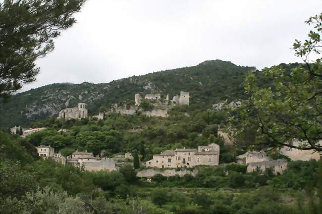 Oppède-le-Vieux, vue de l'aire de battage - Oppède (84580) - Vaucluse