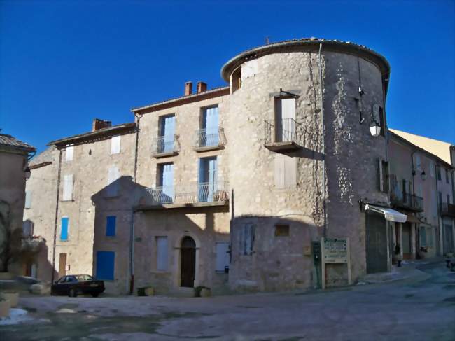 Tour de l'ancien château des Agoult, seigneurs du comté de Sault - Sault (84390) - Vaucluse